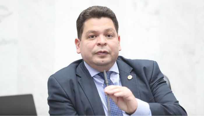 Foto - Assessoria Deputado Gugu Bueno defende Programa de Recompensas aprovado pela Assembleia